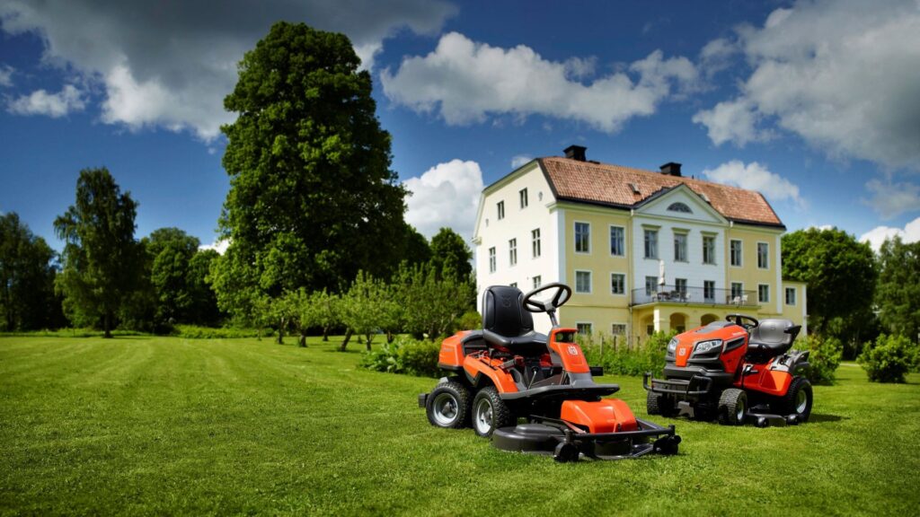 DĀRZA TRAKTORS VAI RAIDERIS, KURU IZVĒLĒTIES LIELAI TERITORIJAI?